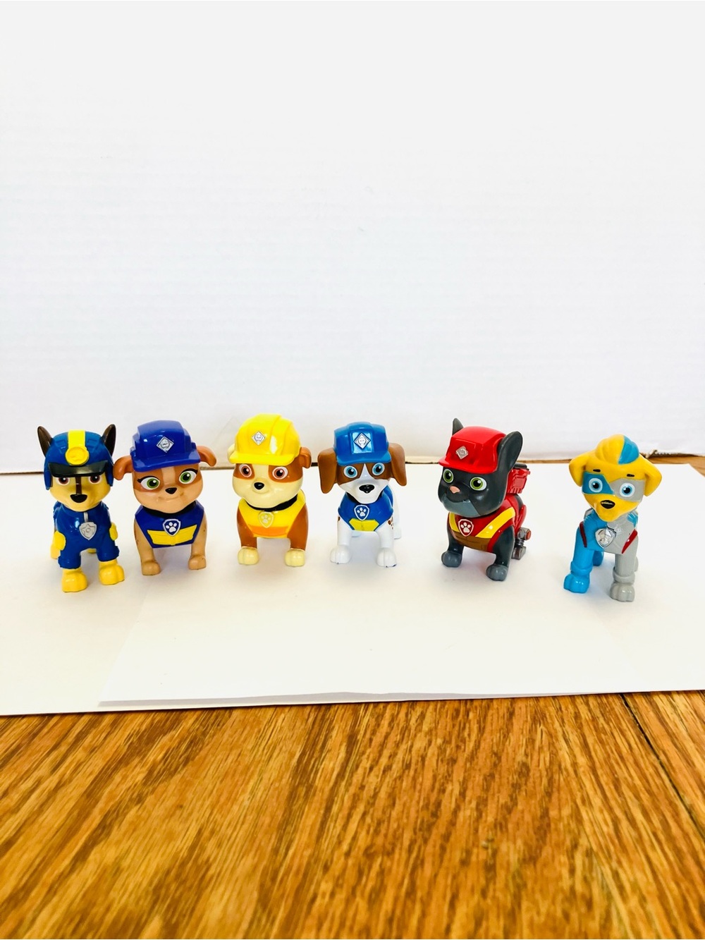 Paw Patrol Rubble & Crew Figures Plus Chase & One Mighty Twin Spin Master Read